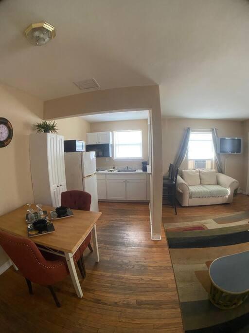Private One-Bedroom 8 -Directly Across From Beach St. Pete Beach Exteriér fotografie